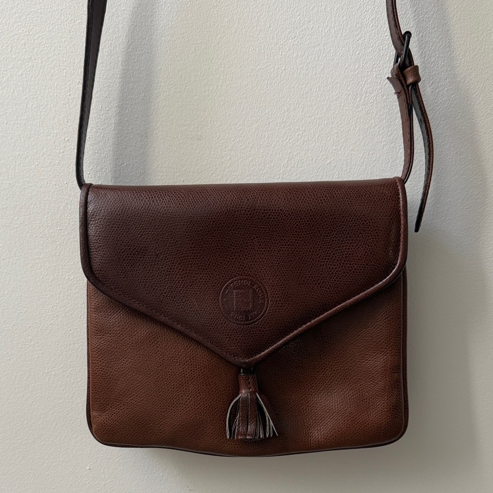 Elegant Classic Vintage 90s Fendi Purse